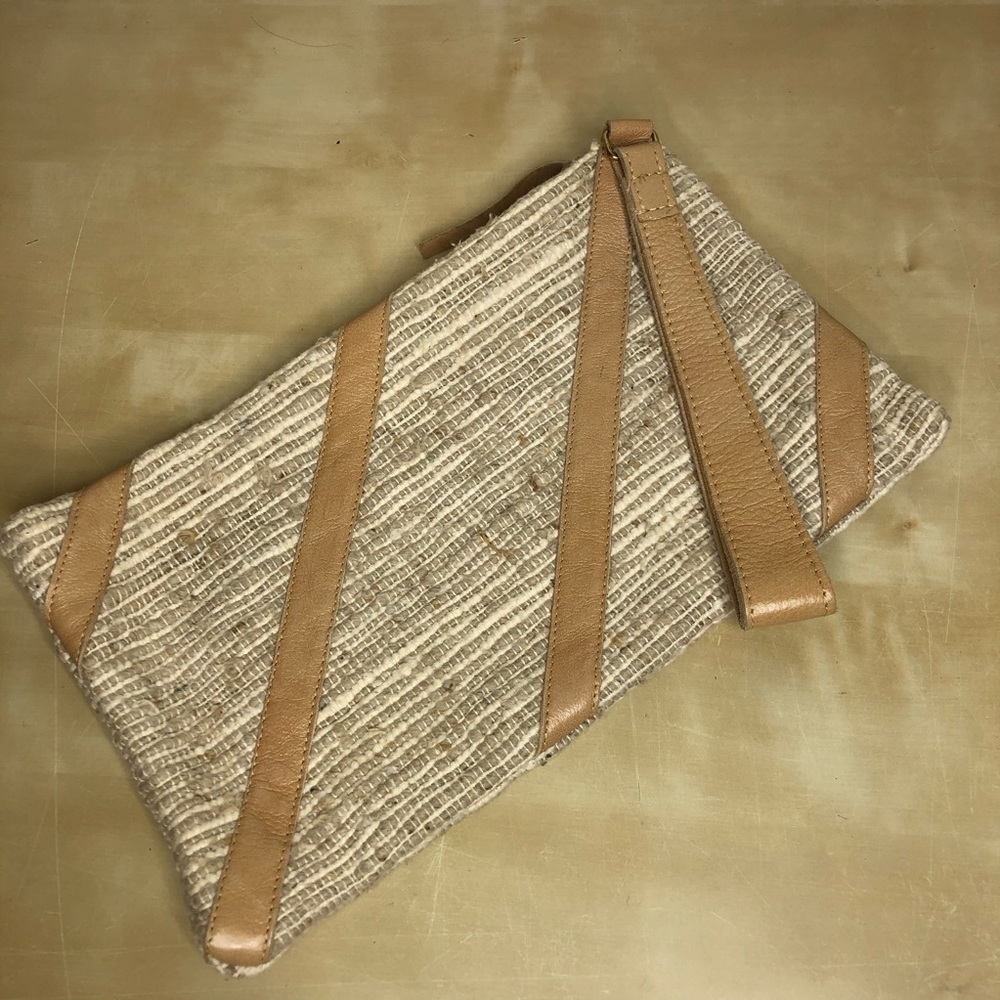 Carpet Bags of America Vintage Wristlet Cream